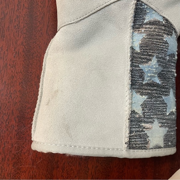 NWOT UGG Classic Short Sequin Stars Boot - Picture 3 of 10